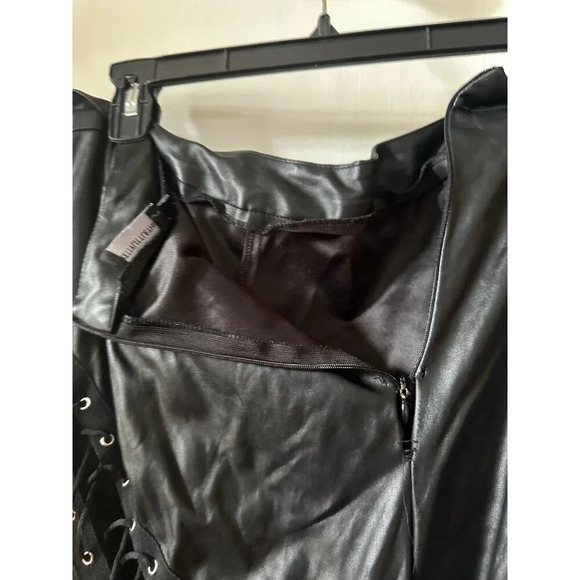 Pretty Little Thing women’s size 10 black Pants - Picture 7 of 8